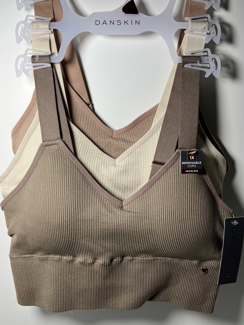 Danskin Stretch Seamless Pullon Wirefree Removable Cups Convertible 3pc Bra Set